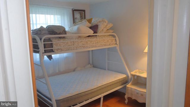 18 SLEEPY HOLLOW RD, Stratford, NJ 08084