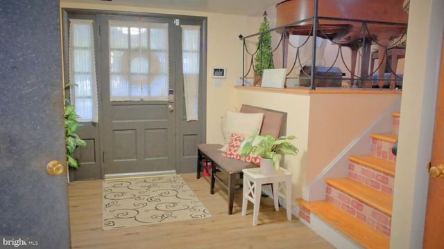 18 SLEEPY HOLLOW RD, Stratford, NJ 08084