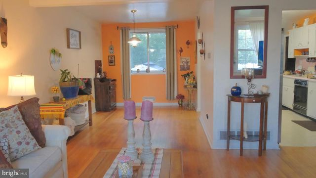 18 SLEEPY HOLLOW RD, Stratford, NJ 08084