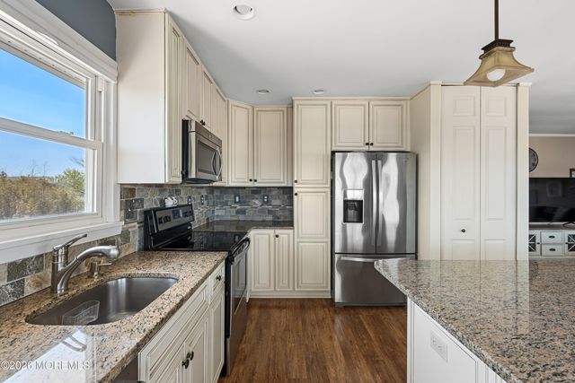 326 S 2nd Street, Surf City, NJ 08008