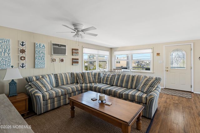 326 S 2nd Street, Surf City, NJ 08008