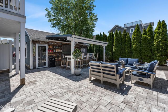 326 S 2nd Street, Surf City, NJ 08008