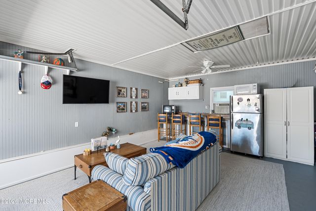 326 S 2nd Street, Surf City, NJ 08008