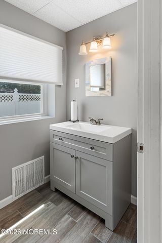 326 S 2nd Street, Surf City, NJ 08008