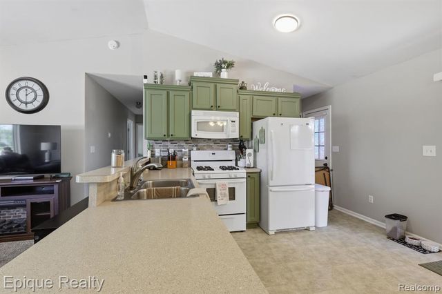 753 Applegate Drive, Marysville, MI 48040