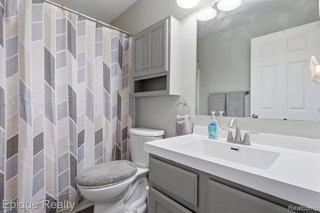 753 Applegate Drive, Marysville, MI 48040