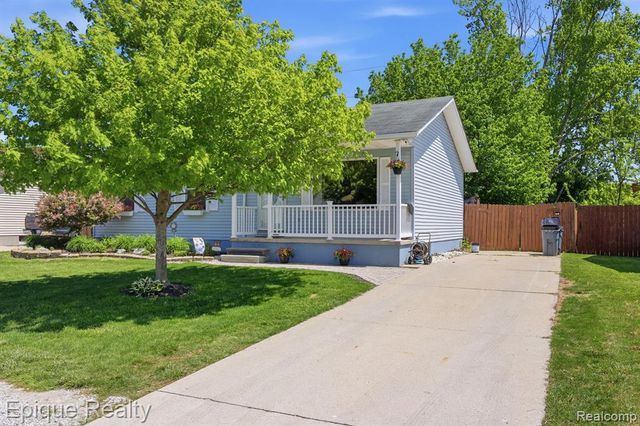 753 Applegate Drive, Marysville, MI 48040