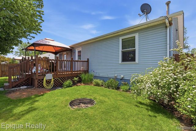 753 Applegate Drive, Marysville, MI 48040