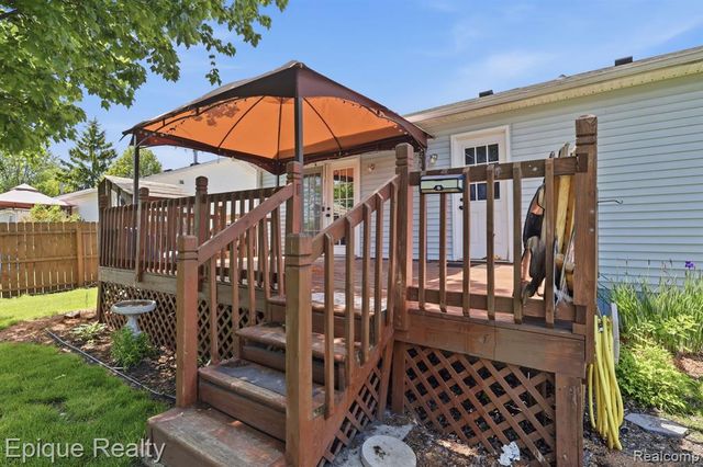 753 Applegate Drive, Marysville, MI 48040