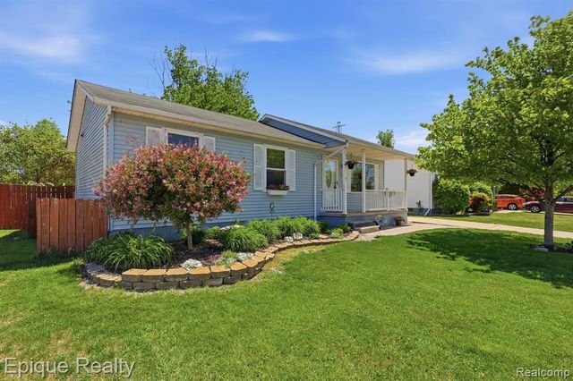 753 Applegate Drive, Marysville, MI 48040