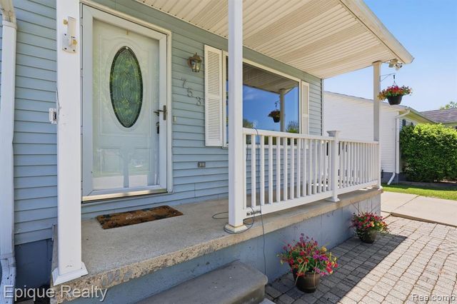 753 Applegate Drive, Marysville, MI 48040
