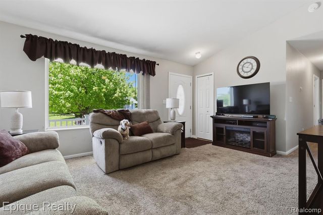 753 Applegate Drive, Marysville, MI 48040