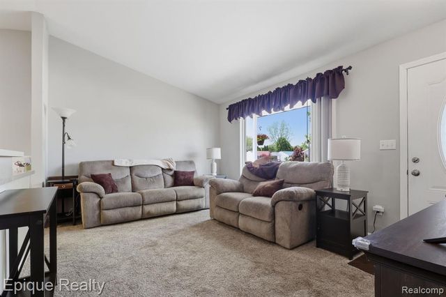 753 Applegate Drive, Marysville, MI 48040