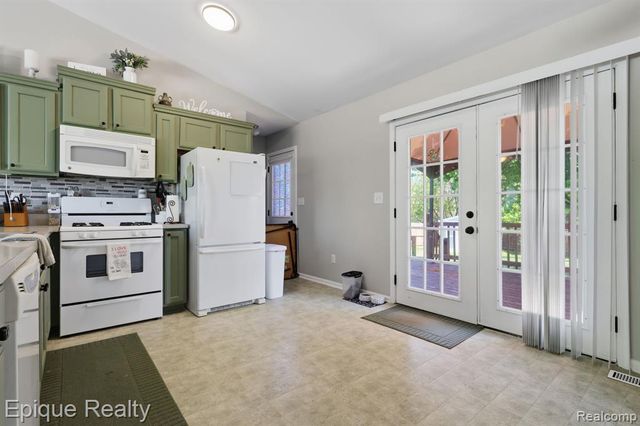 753 Applegate Drive, Marysville, MI 48040