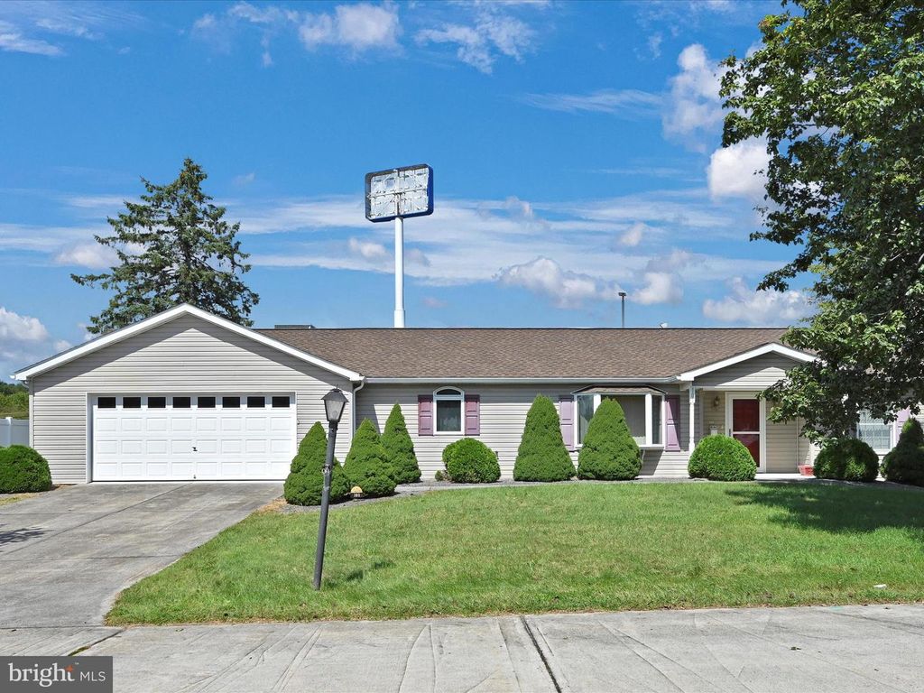 101 JUNIPER CT, Pine Grove, PA 17963