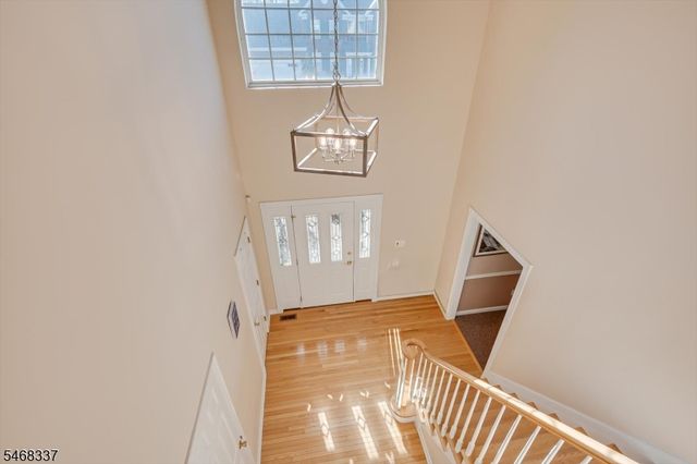 41 Treetops Cir, Franklin Twp., NJ 08540