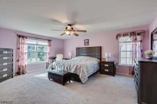 41 Treetops Cir, Franklin Twp., NJ 08540