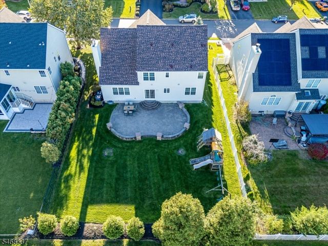 41 Treetops Cir, Franklin Twp., NJ 08540