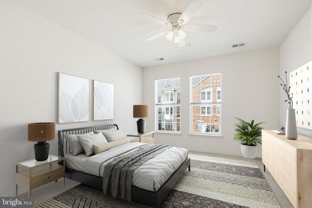 Image 10 of property listing at 8901 BRAUERTON RD #301, Ellicott City, MD 21043