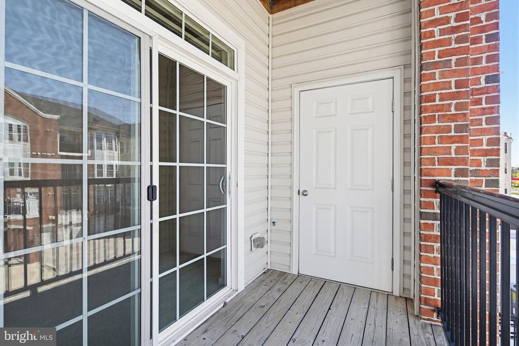 Image 11 of property listing at 8901 BRAUERTON RD #301, Ellicott City, MD 21043
