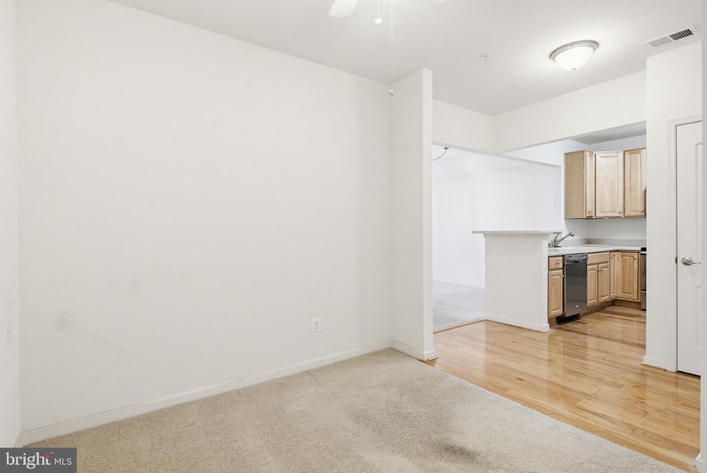 Image 17 of property listing at 8901 BRAUERTON RD #301, Ellicott City, MD 21043