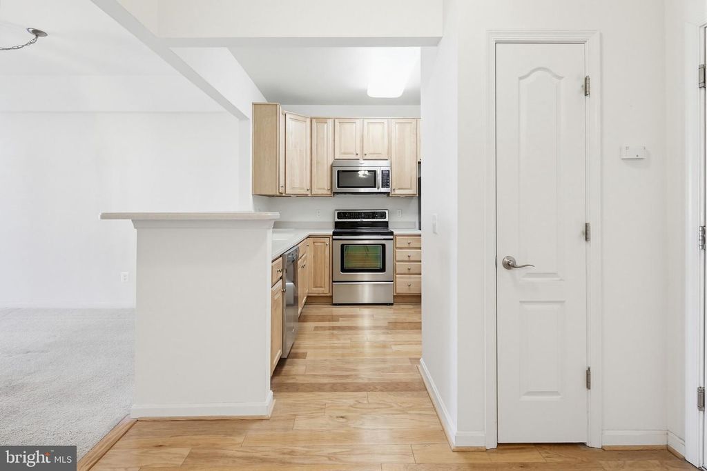 Image 18 of property listing at 8901 BRAUERTON RD #301, Ellicott City, MD 21043