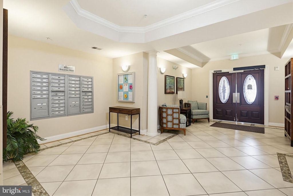 Image 2 of property listing at 8901 BRAUERTON RD #301, Ellicott City, MD 21043