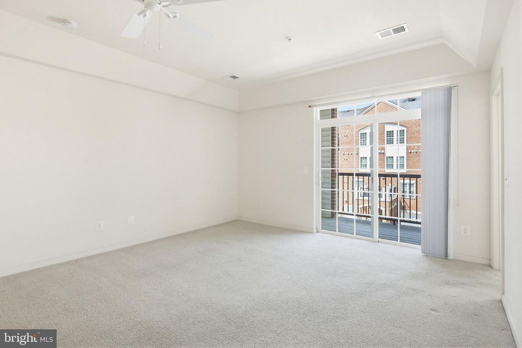 Image 24 of property listing at 8901 BRAUERTON RD #301, Ellicott City, MD 21043