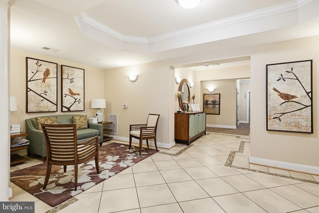 Image 3 of property listing at 8901 BRAUERTON RD #301, Ellicott City, MD 21043