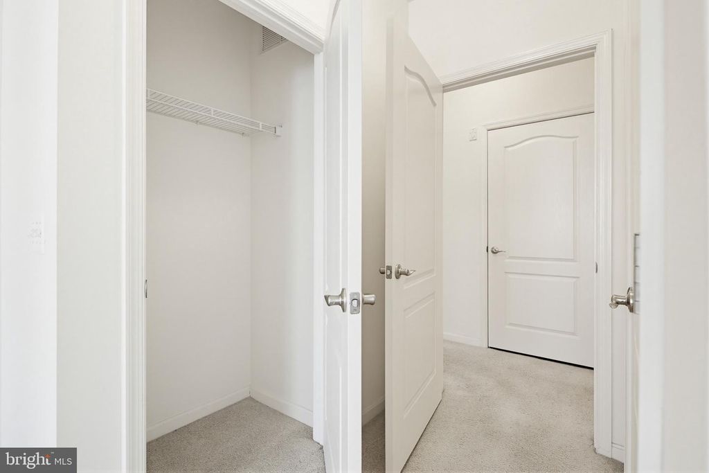 Image 31 of property listing at 8901 BRAUERTON RD #301, Ellicott City, MD 21043