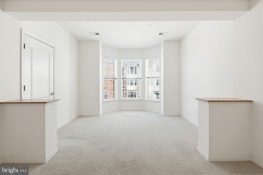 Image 34 of property listing at 8901 BRAUERTON RD #301, Ellicott City, MD 21043