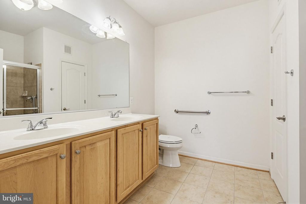 Image 40 of property listing at 8901 BRAUERTON RD #301, Ellicott City, MD 21043