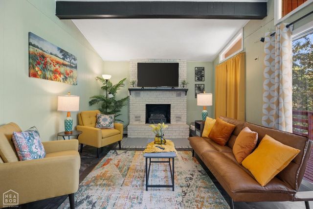 60 Cherokee Road, Cherokee Village, AR 72529