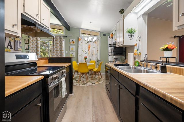 60 Cherokee Road, Cherokee Village, AR 72529