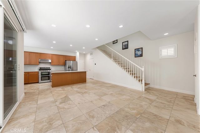 7271 Enclave dr, Eastvale, CA 92880
