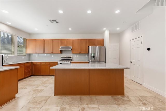 7271 Enclave dr, Eastvale, CA 92880