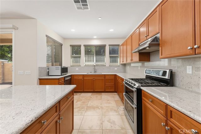 7271 Enclave dr, Eastvale, CA 92880