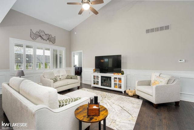 30009 Quincy Street, Chesterfield Twp, MI 48051