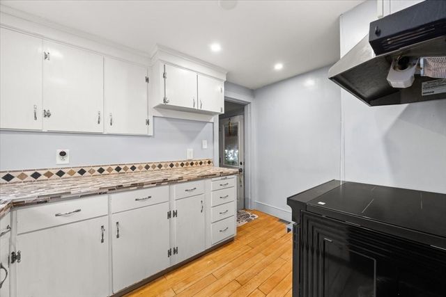 51 Linnea Ave, Brockton, MA 02301