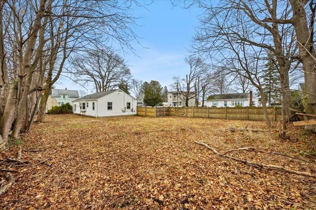 51 Linnea Ave, Brockton, MA 02301