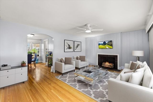 51 Linnea Ave, Brockton, MA 02301