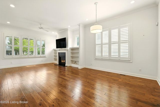 8707 Featherbell Blvd, Prospect, KY 40059
