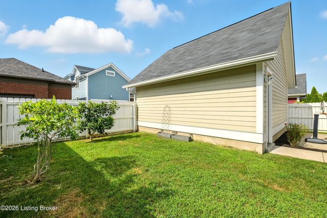 8707 Featherbell Blvd, Prospect, KY 40059