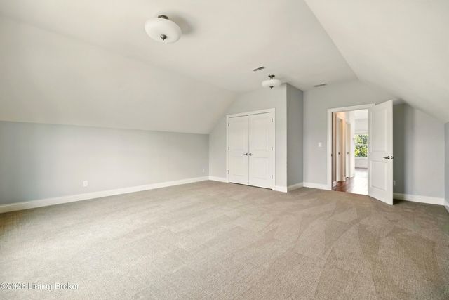8707 Featherbell Blvd, Prospect, KY 40059