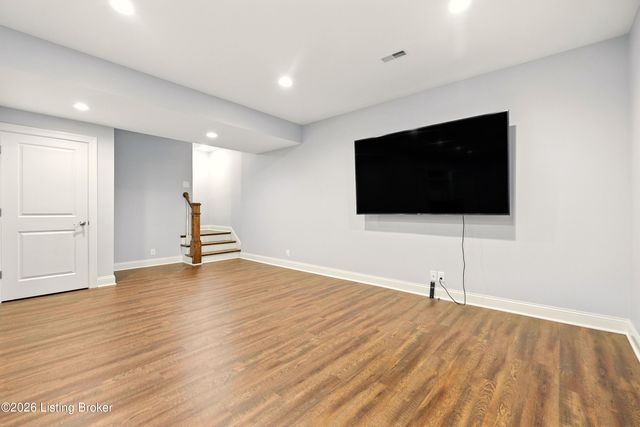 8707 Featherbell Blvd, Prospect, KY 40059