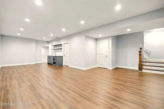 8707 Featherbell Blvd, Prospect, KY 40059