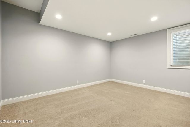 8707 Featherbell Blvd, Prospect, KY 40059