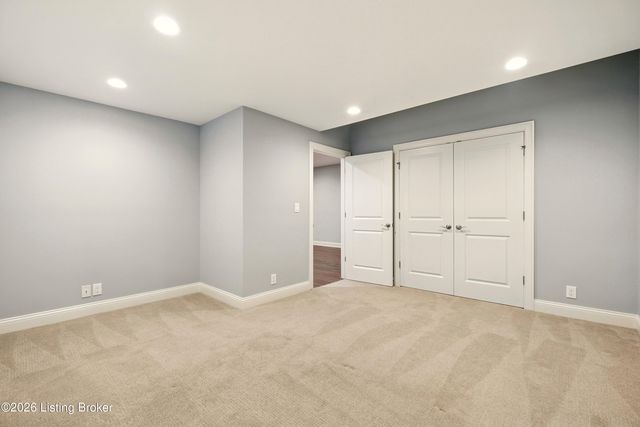 8707 Featherbell Blvd, Prospect, KY 40059