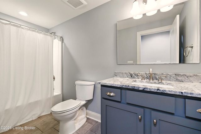 8707 Featherbell Blvd, Prospect, KY 40059