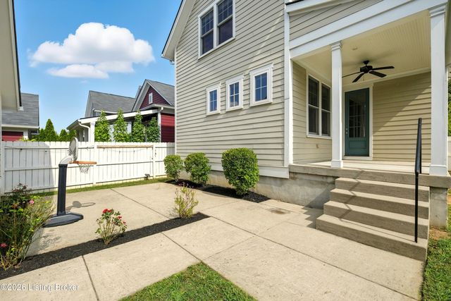 8707 Featherbell Blvd, Prospect, KY 40059